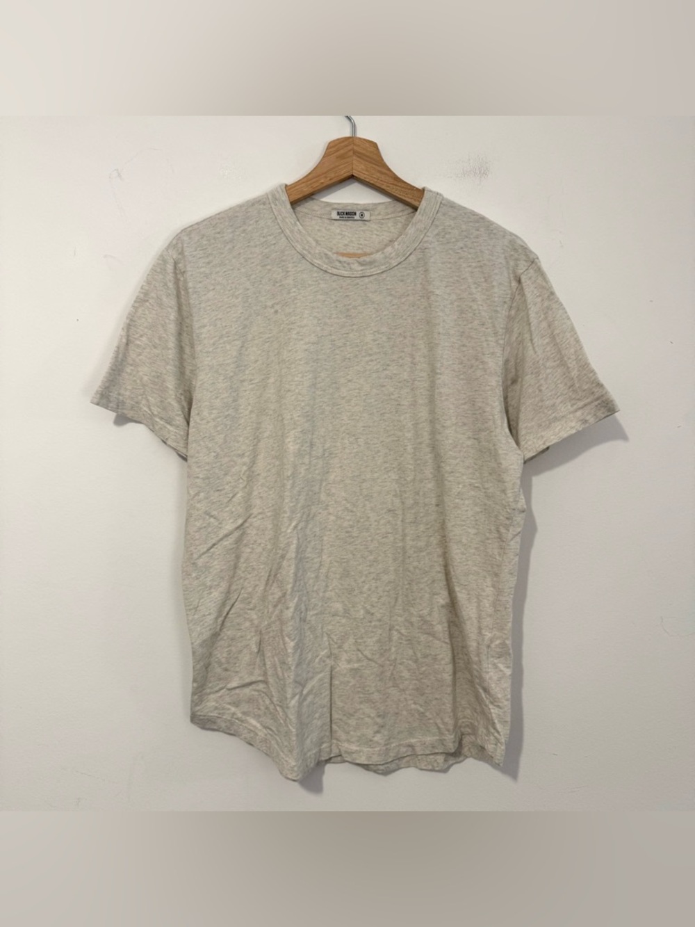 Buck Mason Men’s Slub Curved Hem Tee BM11007.578